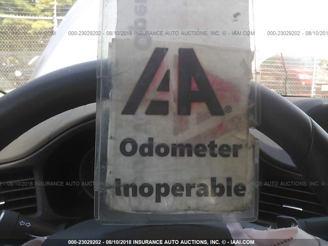 19UDE2F37HA014789 - 2017 ACURA ILX WATCH PLUS SILVER photo 7