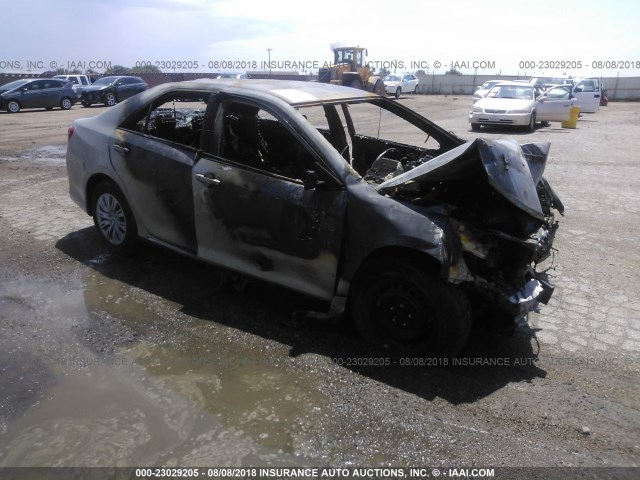 4T1BF1FK7DU272707 - 2013 TOYOTA CAMRY L/SE/LE/XLE Gümüş foto 1