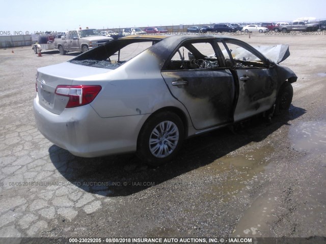 4T1BF1FK7DU272707 - 2013 TOYOTA CAMRY L/SE/LE/XLE Gümüş foto 4
