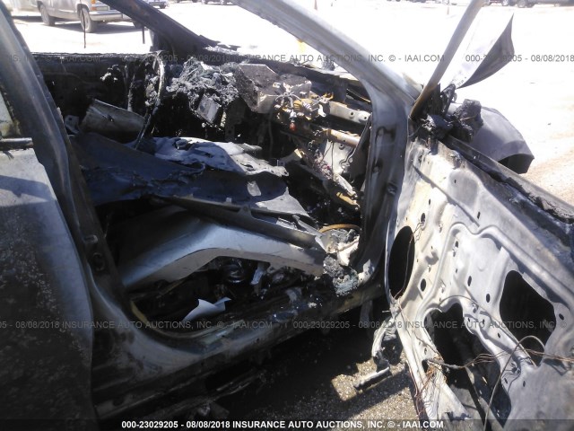 4T1BF1FK7DU272707 - 2013 TOYOTA CAMRY L/SE/LE/XLE Gümüş foto 5