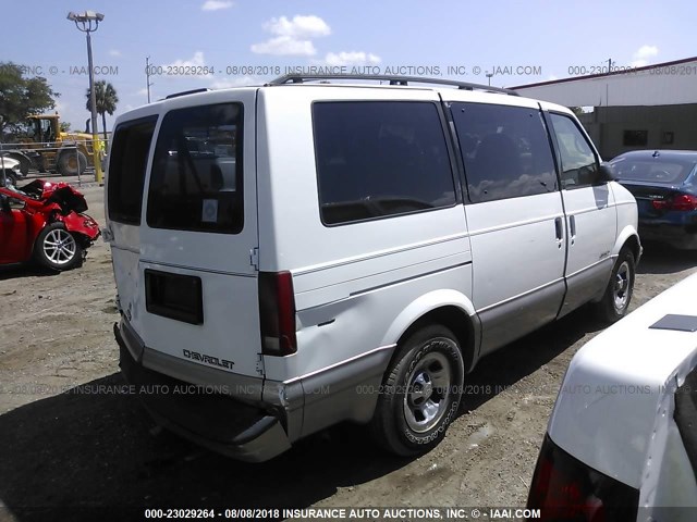 1GNDM19WX1B122476 - 2001 CHEVROLET ASTRO WHITE photo 4