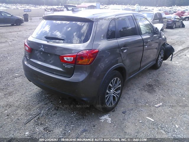 JA4AP3AU7HZ007659 - 2017 MITSUBISHI OUTLANDER SPORT ES/SE BROWN photo 4