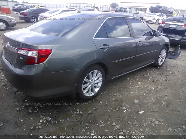 4T1BF1FK1DU723212 - 2013 TOYOTA CAMRY L/SE/LE/XLE ნაცრისფერი ფოტო 4