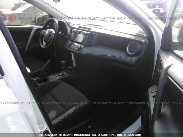 JTMWFREV5JJ181190 - 2018 TOYOTA RAV4 ADVENTURE/XLE 白色 照片 5