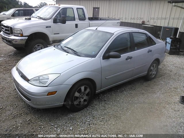 1FAFP34352W231848 - 2002 FORD FOCUS SE/SE COMFORT/SE SPORT SILVER photo 2