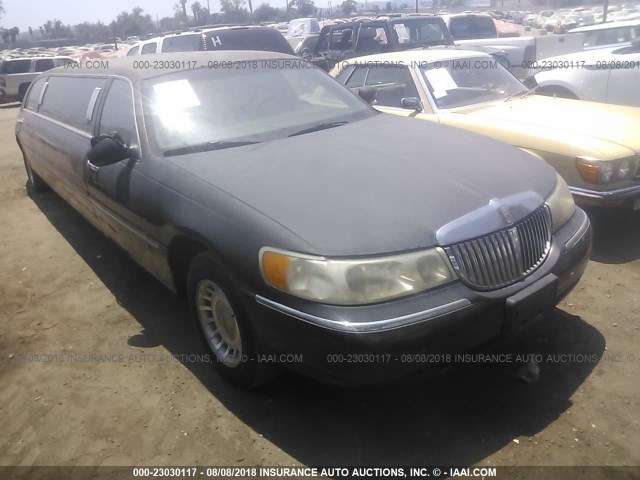1L1FM81W61Y624353 - 2001 LINCOLN TOWN CAR EXECUTIVE BLACK photo 1