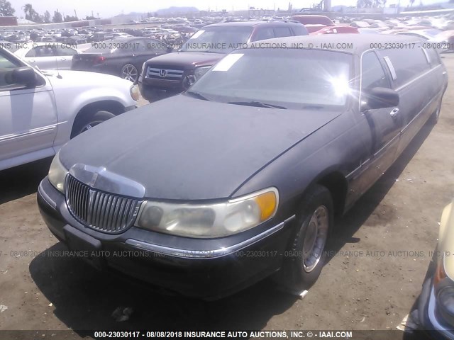 1L1FM81W61Y624353 - 2001 LINCOLN TOWN CAR EXECUTIVE BLACK photo 2