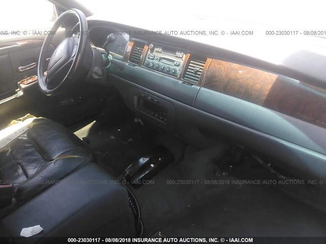 1L1FM81W61Y624353 - 2001 LINCOLN TOWN CAR EXECUTIVE BLACK photo 5
