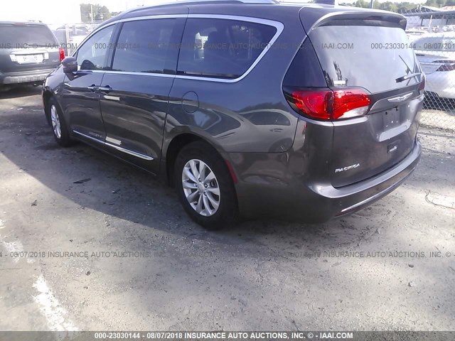 2C4RC1EG2JR144439 - 2018 CHRYSLER PACIFICA TOURING L PLUS GRAY photo 3