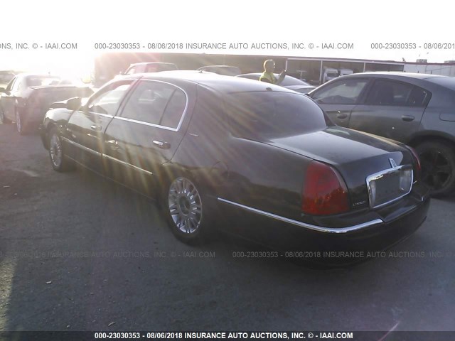 1LNHM84W06Y642924 - 2006 LINCOLN TOWN CAR EXECUTIVE L BLACK photo 3