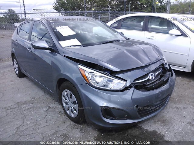 KMHCT5AEXHU311219 - 2017 HYUNDAI ACCENT SE GRAY photo 1