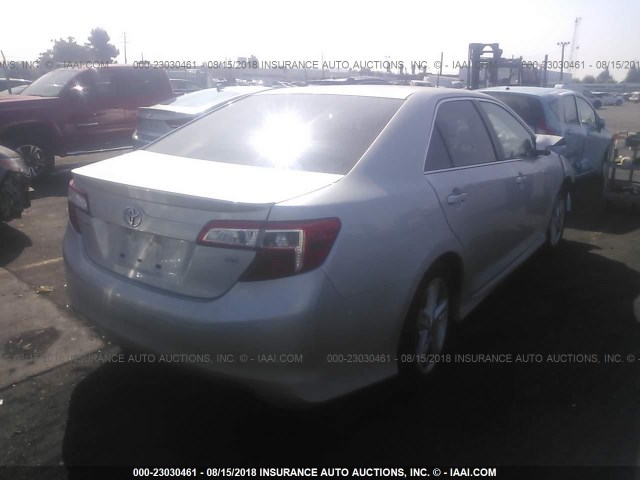 4T1BF1FK3EU448332 - 2014 TOYOTA CAMRY L/SE/LE/XLE 银色 照片 4
