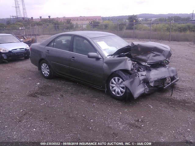 4T1BE30KX5U589633 - 2005 TOYOTA CAMRY LE/XLE/SE GRAY photo 1