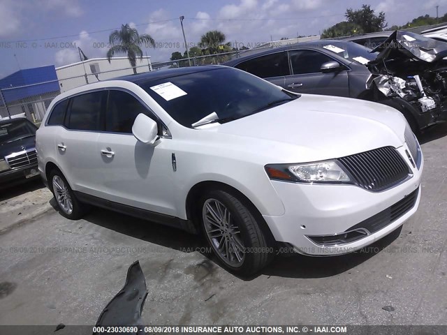 2LMHJ5AT1DBL56063 - 2013 LINCOLN MKT WHITE photo 1