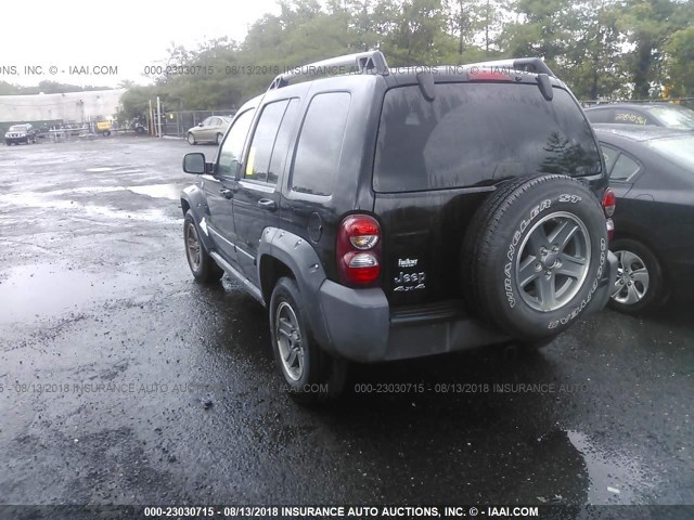 1J4GL38K15W704462 - 2005 JEEP LIBERTY RENEGADE BLACK photo 3