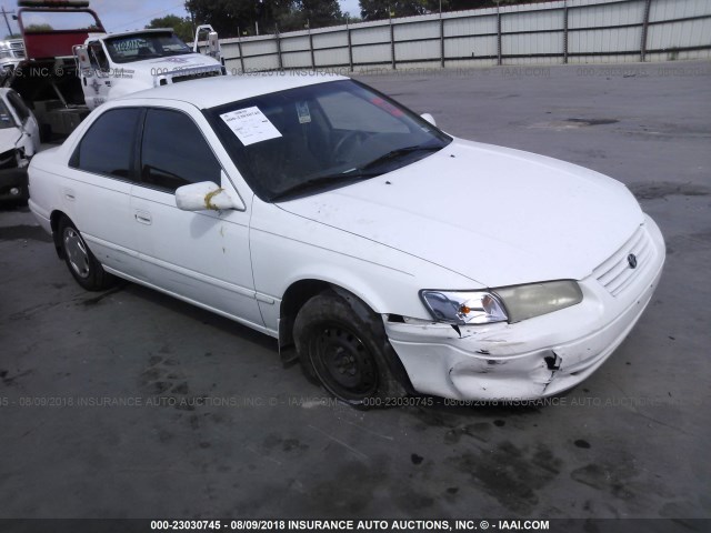 4T1BG22K8XU495156 - 1999 TOYOTA CAMRY CE/LE/XLE 白色 照片 1