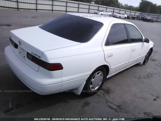 4T1BG22K8XU495156 - 1999 TOYOTA CAMRY CE/LE/XLE 白色 照片 4