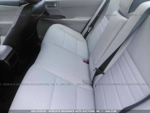 4T1BF1FK8HU702878 - 2017 TOYOTA CAMRY LE/XLE/SE/XSE 白色 照片 8