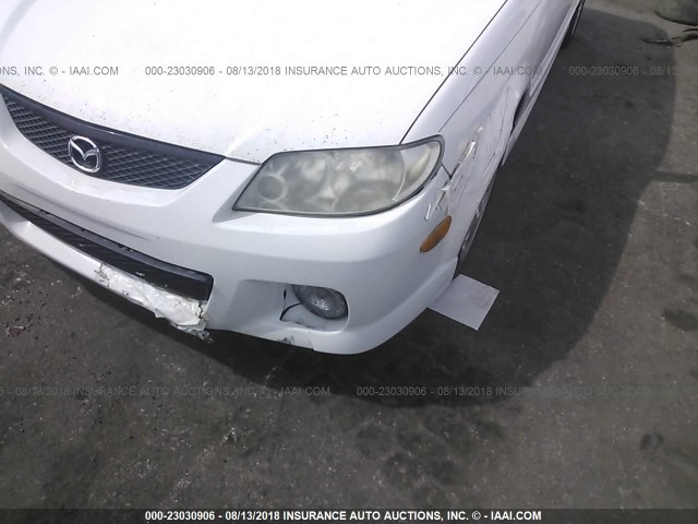 JM1BJ245821493429 - 2002 MAZDA PROTEGE PR5 WHITE photo 6