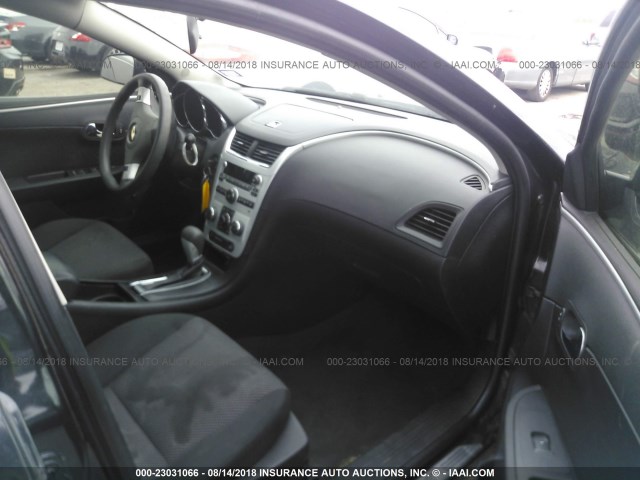 1G1ZC5E00A4106231 - 2010 CHEVROLET MALIBU 1LT შავი ფოტო 5