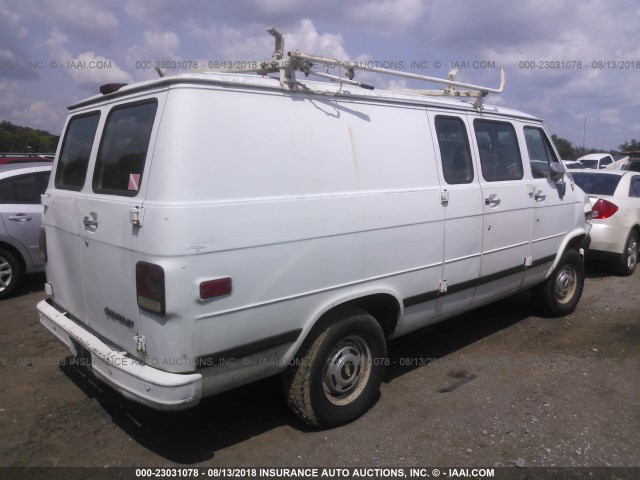 1GCEG25K8RF148348 - 1994 CHEVROLET G20 WHITE photo 4