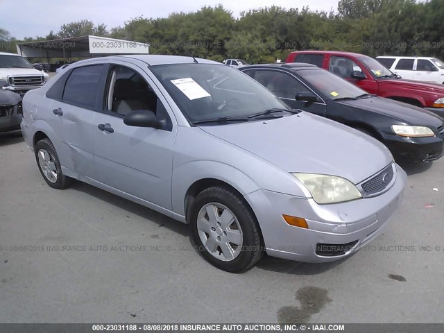 1FAFP34N37W154499 - 2007 FORD FOCUS ZX4/S/SE/SES 银色 照片 1