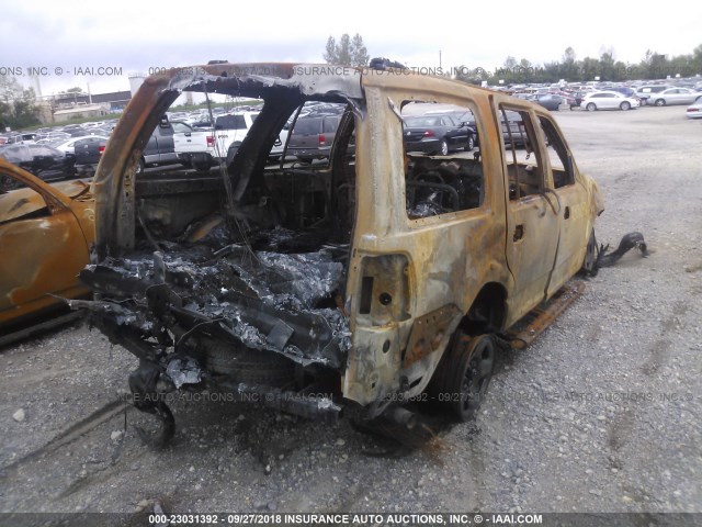 1FMPU16L24LA46889 - 2004 FORD EXPEDITION XLT WHITE photo 4