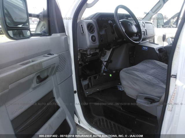 1FDWE35P79DA68297 - 2009 FORD E350 WHITE photo 5