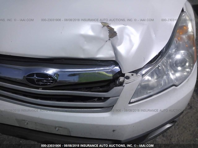 4S4BRBBC1A3327343 - 2010 SUBARU OUTBACK 2.5I PREMIUM WHITE photo 6