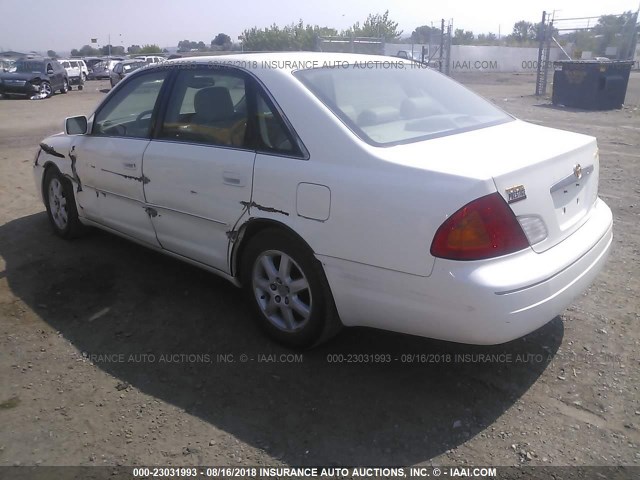 4T1BF28B72U261092 - 2002 TOYOTA AVALON XL/XLS WHITE photo 3