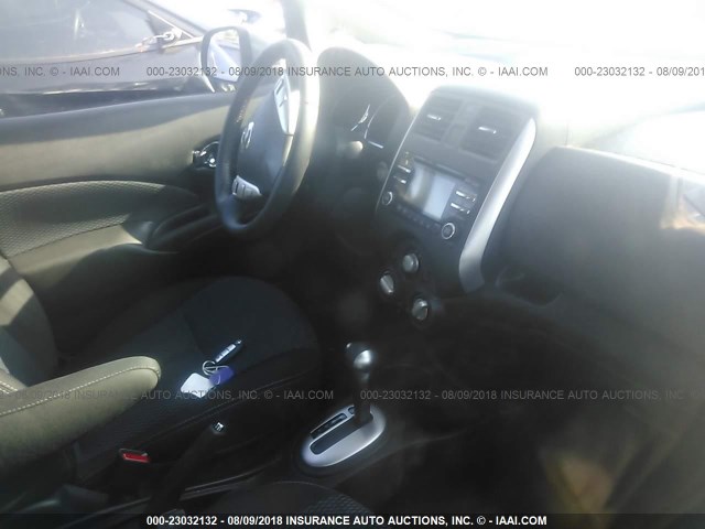 3N1CE2CP6EL409085 - 2014 NISSAN VERSA NOTE S/S PLUS/SV/SL SILVER photo 5