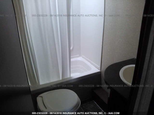 5SFPB2529EE275517 - 2014 HEARTLAND PROWLER 22LX  أبيض صورة 8