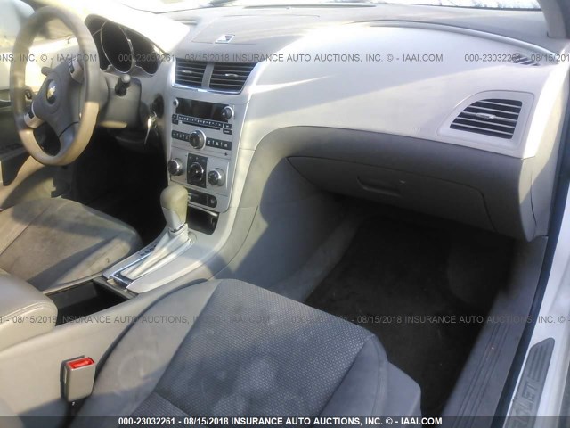 1G1ZC5EU3BF117832 - 2011 CHEVROLET MALIBU 1LT WHITE photo 5