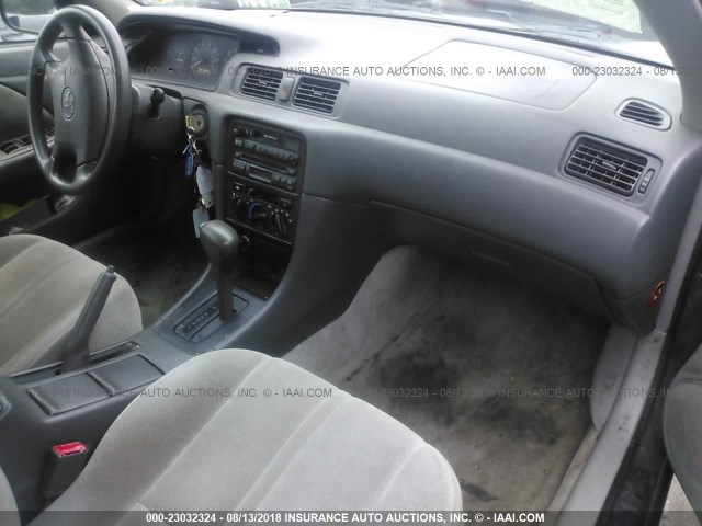 4T1BF22K1VU905988 - 1997 TOYOTA CAMRY CE/LE/XLE 绿色 照片 5