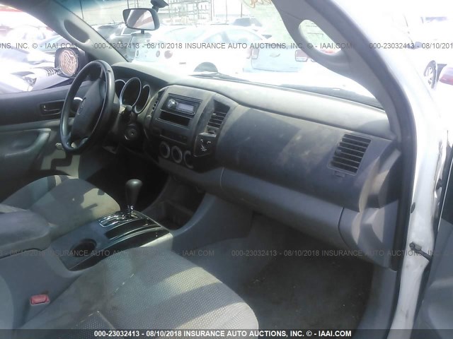 5TETX22N05Z075866 - 2005 TOYOTA TACOMA ACCESS CAB Weiß Foto 5