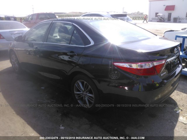 4T1BF1FK5GU266781 - 2016 TOYOTA CAMRY LE/XLE/SE/XSE BLACK photo 3
