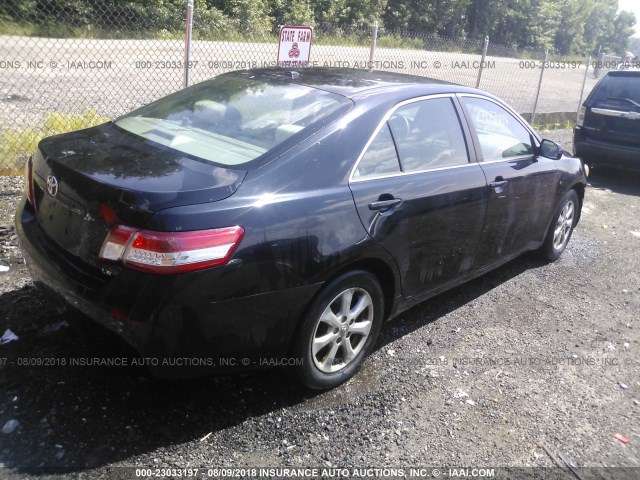 4T1BF3EK9BU663450 - 2011 TOYOTA CAMRY SE/LE/XLE შავი ფოტო 4