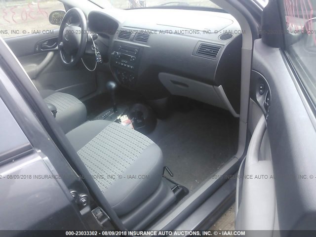 1FAHP34NX7W213749 - 2007 FORD FOCUS ZX4/S/SE/SES 灰色 照片 5