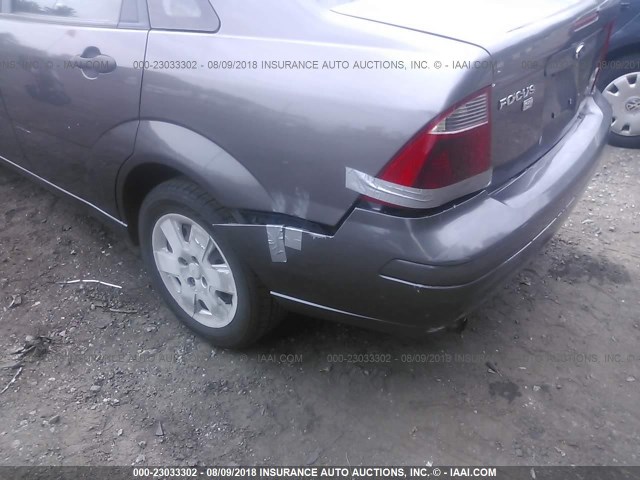 1FAHP34NX7W213749 - 2007 FORD FOCUS ZX4/S/SE/SES 灰色 照片 6