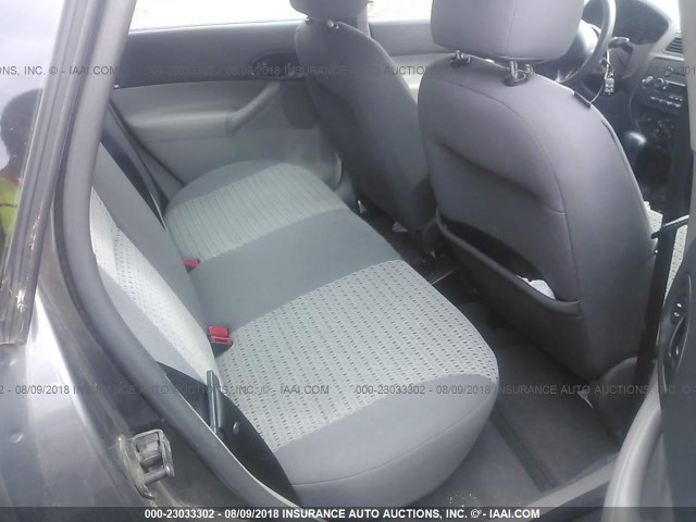 1FAHP34NX7W213749 - 2007 FORD FOCUS ZX4/S/SE/SES GRAY photo 8