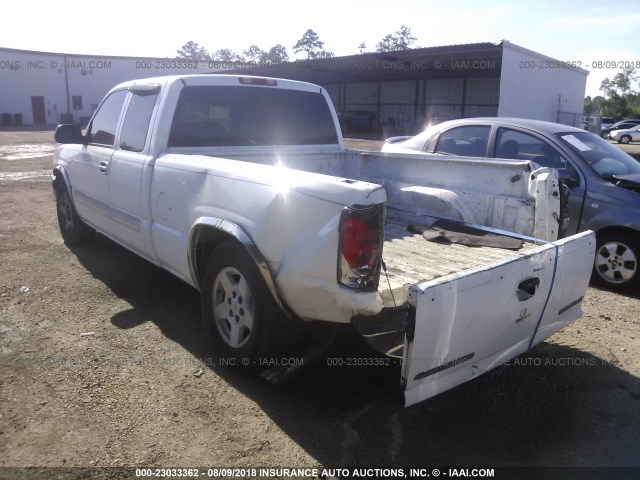 2GCEC19T751402609 - 2005 CHEVROLET SILVERADO C1500 WHITE photo 3