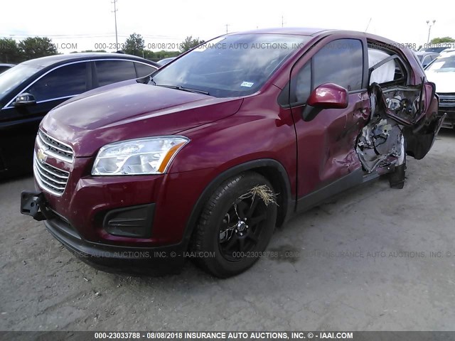 KL7CJKSB6FB089622 - 2015 CHEVROLET TRAX LS RED photo 2