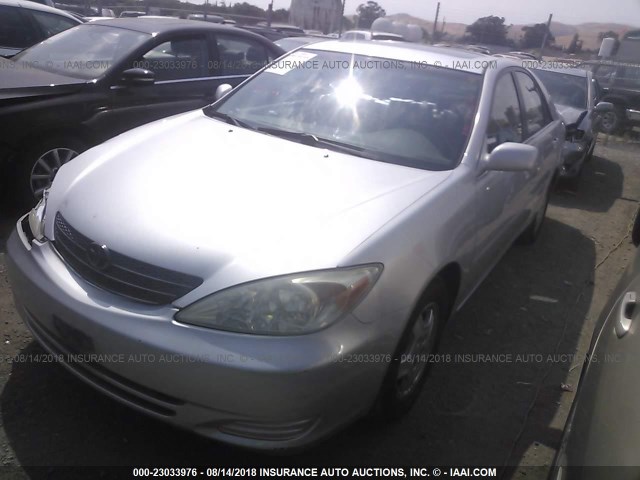 4T1BF32K42U529479 - 2002 TOYOTA CAMRY LE/XLE/SE 银色 照片 2