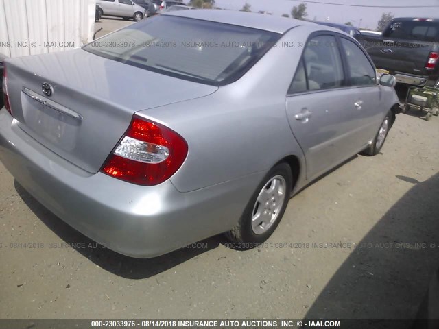 4T1BF32K42U529479 - 2002 TOYOTA CAMRY LE/XLE/SE 银色 照片 4