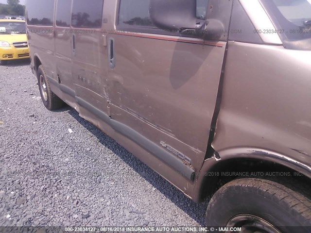 1GAHG39G621125638 - 2002 CHEVY EXPRESS G3500  TAN photo 6