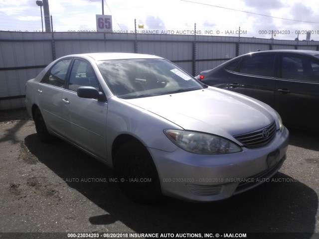 4T1BE32K55U570503 - 2005 TOYOTA CAMRY LE/XLE/SE 银色 照片 1