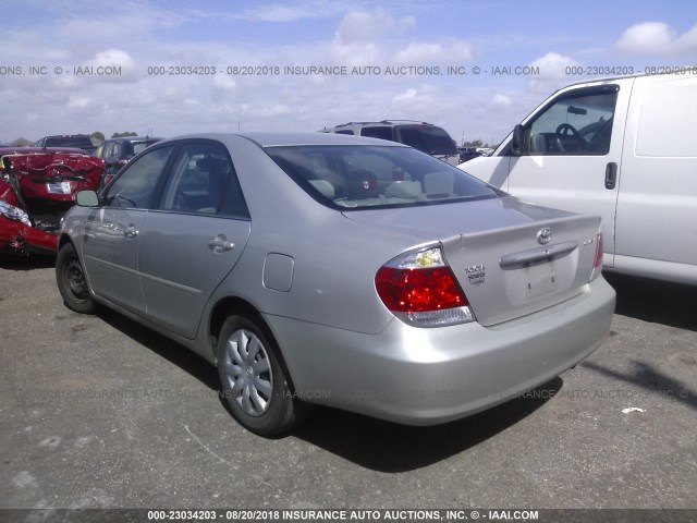 4T1BE32K55U570503 - 2005 TOYOTA CAMRY LE/XLE/SE 银色 照片 3