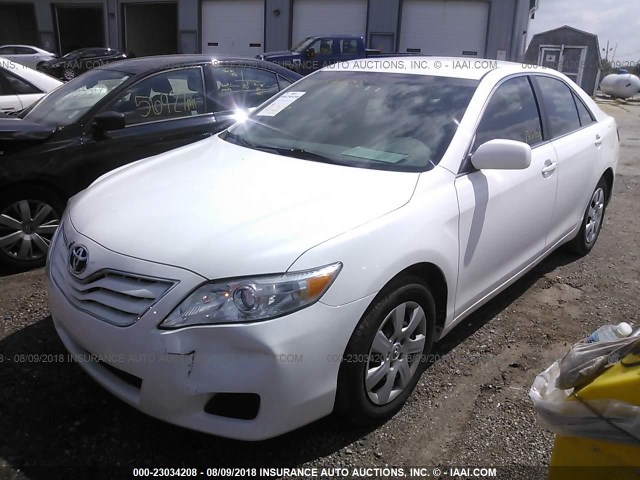 4T4BF3EK0BR153736 - 2011 TOYOTA CAMRY SE/LE/XLE WHITE photo 2