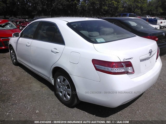 4T4BF3EK0BR153736 - 2011 TOYOTA CAMRY SE/LE/XLE WHITE photo 3