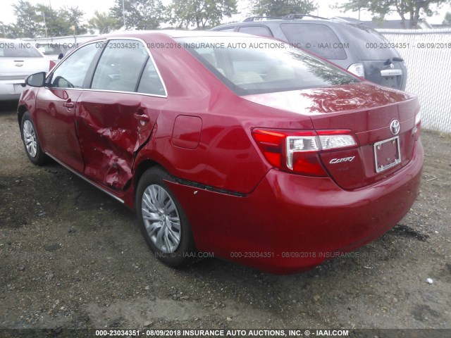 4T1BF1FK6EU832752 - 2014 TOYOTA CAMRY L/SE/LE/XLE RED photo 3